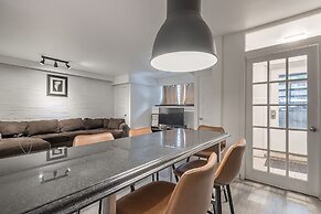 1BR APT in the HEART of Downtown