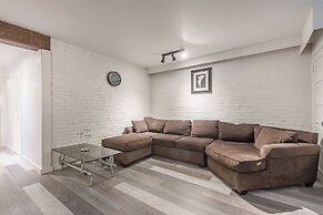 1BR APT in the HEART of Downtown