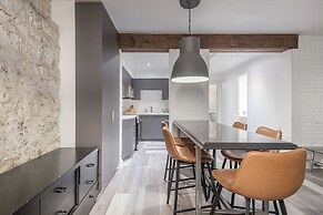 1BR APT in the HEART of Downtown