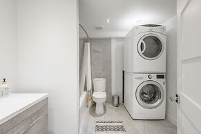 1BR APT in the HEART of Downtown