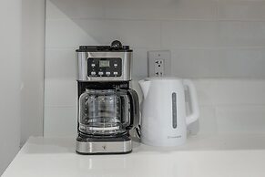 Beautiful 5BR in the HEART of Mile-End