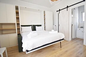 Penthouse Nea Smirni