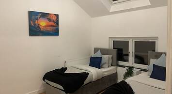 Inviting 2-bed Apartment in Wakefield Charming