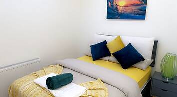 Inviting 2-bed Apartment in Wakefield Charming