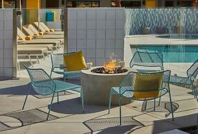 Twin Palms Resort - A Gay Men's Resort