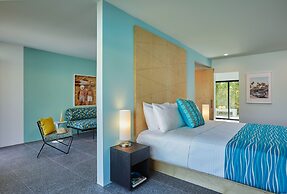 Twin Palms Resort - A Gay Men's Resort