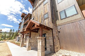 Clearwater Lofts #102, Building 2 by Summit County Mountain Retreats