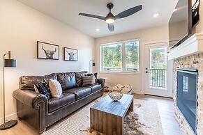 Clearwater Lofts #102, Building 2 by Summit County Mountain Retreats