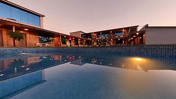Arya Resort & Spa