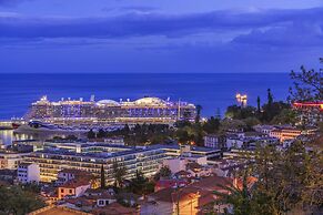 Duplex With sea and Mountain Views, Casa do Castelo