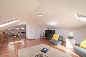 Duplex With sea and Mountain Views, Casa do Castelo