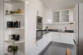 Duplex With sea and Mountain Views, Casa do Castelo