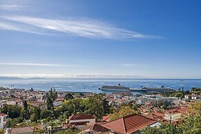 Duplex With sea and Mountain Views, Casa do Castelo