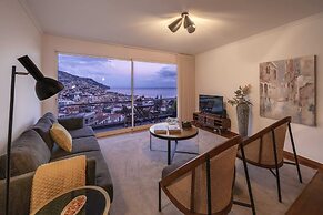 Duplex With sea and Mountain Views, Casa do Castelo