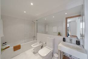 Duplex With sea and Mountain Views, Casa do Castelo