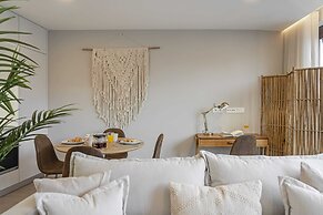 Cine Park Residence by An Island Apart