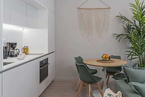 Cine Park Residence by An Island Apart