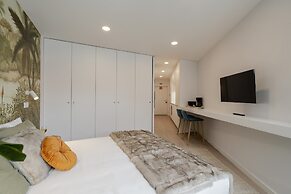 Cine Park Residence by An Island Apart