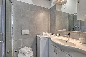 Pool And Garden Apartment Happy Sound