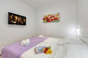 Pool And Garden Apartment Happy Sound