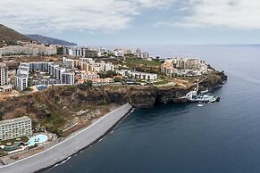 Luxury, Elegance and sea View - Madeira Palace I