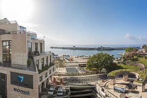 The Boats and Mountain Apartment