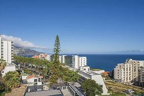 Apartment With sea View - Varandas do Lido I