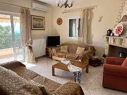 Beautiful & Cosy 5-bedroom Villa - Peloponnese