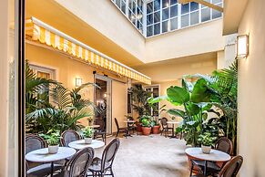 Tree Charme Augusto Luxury Suites