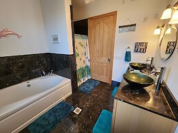The Starlight Tower Ocean Breeze Suite 1 Bedroom Apartment Hotel by Re