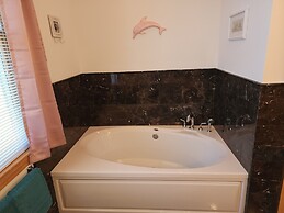The Starlight Tower Ocean Breeze Suite 1 Bedroom Apartment Hotel by Re