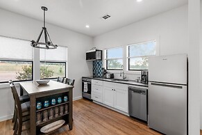 Pecan Farm Garden Haus 2 Bedroom Cottage by Redawning