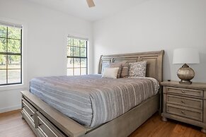 Pecan Farm Garden Haus 2 Bedroom Cottage by Redawning