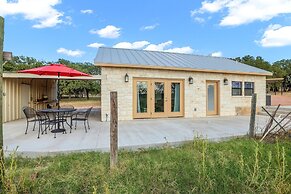 Pecan Farm Garden Haus 2 Bedroom Cottage by Redawning