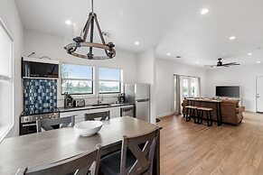 Pecan Farm Garden Haus 2 Bedroom Cottage by Redawning