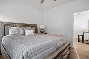 Pecan Farm Garden Haus 2 Bedroom Cottage by Redawning