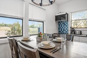 Pecan Farm Garden Haus 2 Bedroom Cottage by Redawning