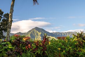 Hale Iolani 3 Bedroom Home by RedAwning