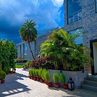 The creek boutique resort & spa