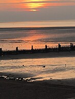 2 Bedroom Caravan in Hunstanton Dogs go Free