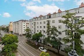 Warszawa Stalowa Apartment by Renters