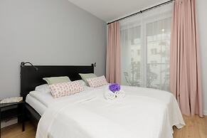 Warszawa Stalowa Apartment by Renters