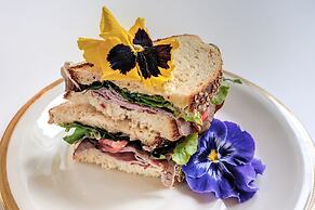 Mangili Garden Hotel