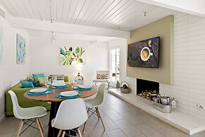 Mid Century Ranch - Private Resort-style Pool!