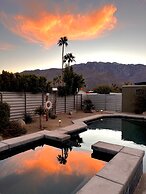 Mid Century Ranch - Private Resort-style Pool!
