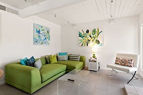 Mid Century Ranch - Private Resort-style Pool!