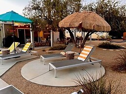 Mid Century Ranch - Private Resort-style Pool!