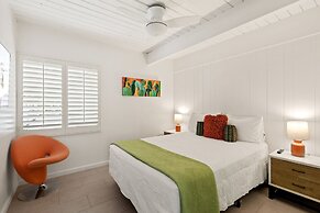 Mid Century Ranch - Private Resort-style Pool!