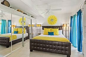 Mid Century Ranch - Private Resort-style Pool!