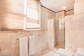 Modern 2br-apartment w Golf View at Casa de Campo